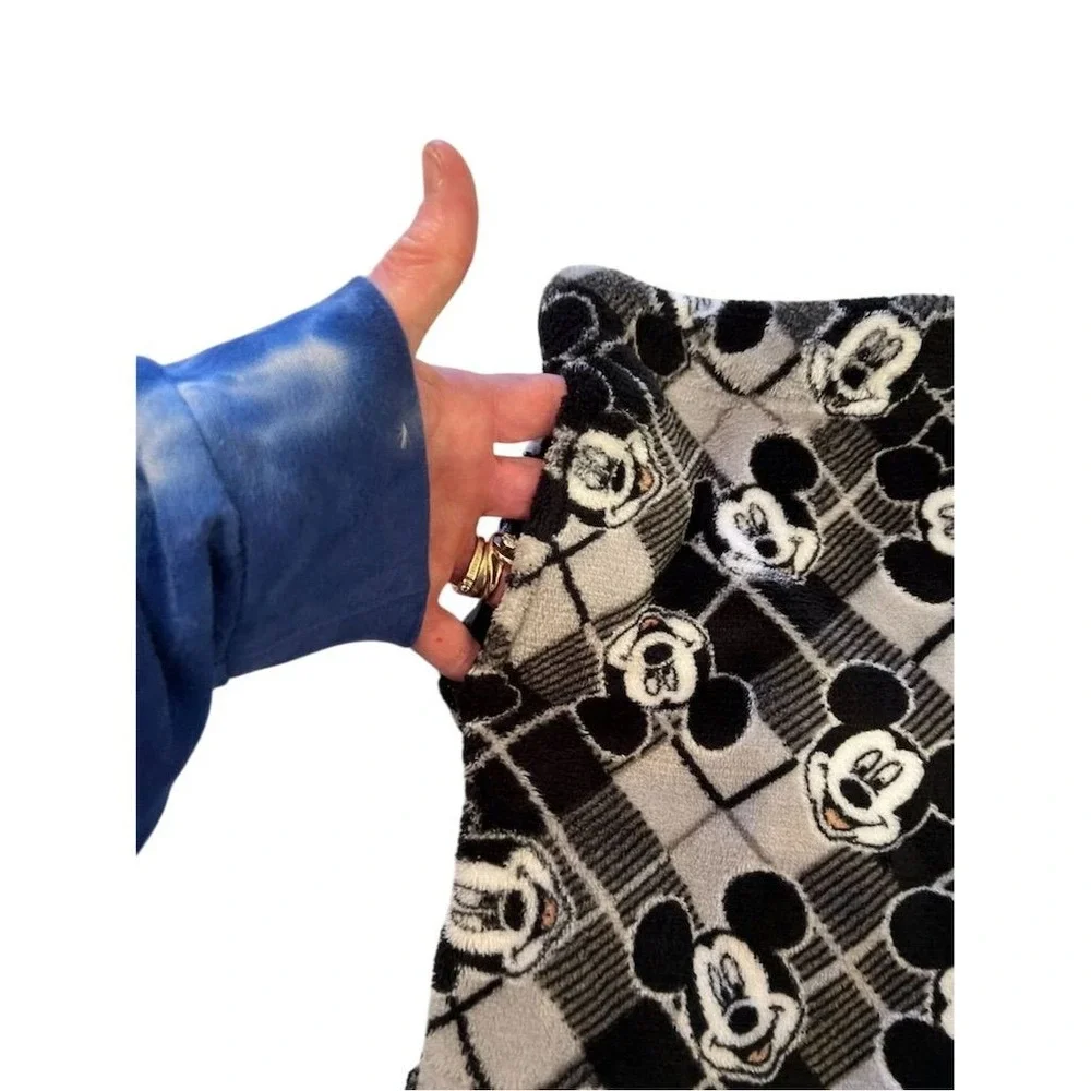 Disney Mickey Mouse Womens Plaid Sleep Shorts Black Size XL Fuzzy comfy core NWT - Picture 8 of 12